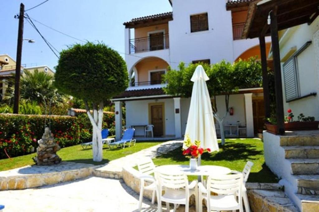 Irene Apartments Acharavi  Exterior foto